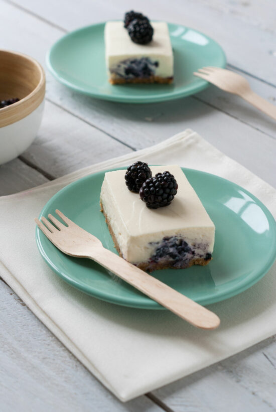 Cheesecake Bars Chocolat Blanc & Mûres | Lilie Bakery 3