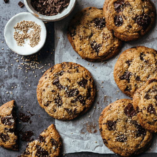 Cookies sésame pépites de chocolat tahini - Lilie Bakery