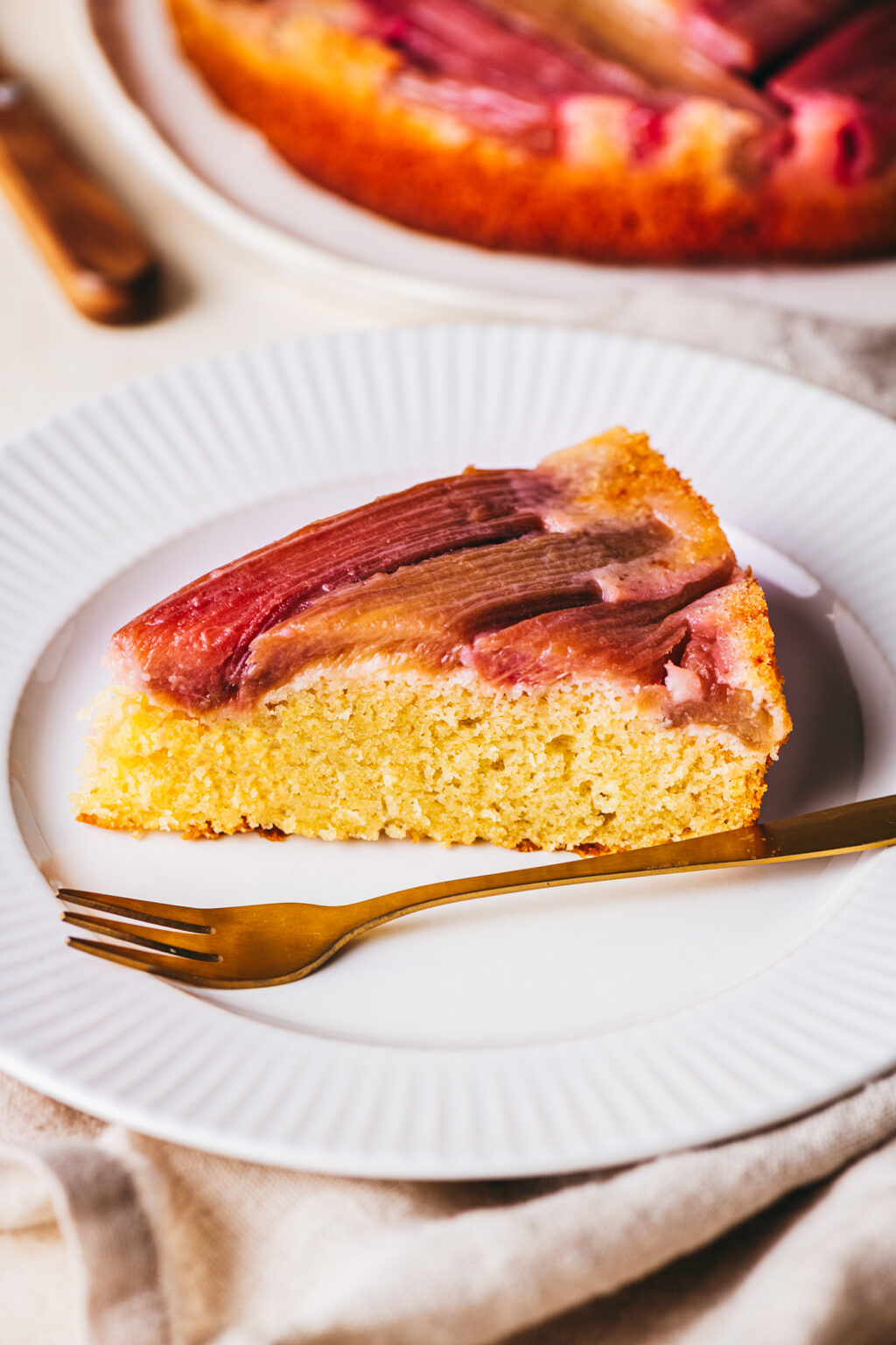 Part gâteau à la rhubarbe - Lilie Bakery